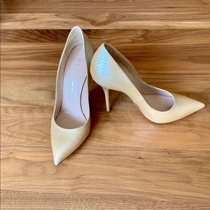 Casadei classic cream pumps